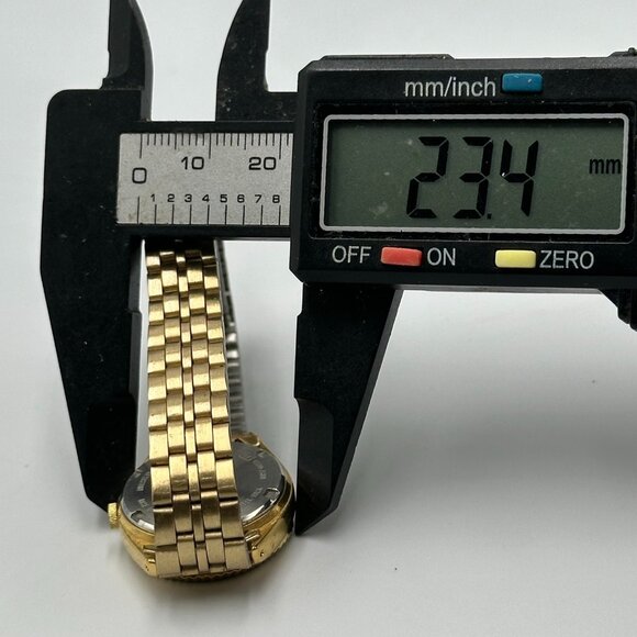 Lorus Watch Women Gold Tone St. Lukes Hospital Dial New Battery 6.5 Inch - Picture 10 of 11